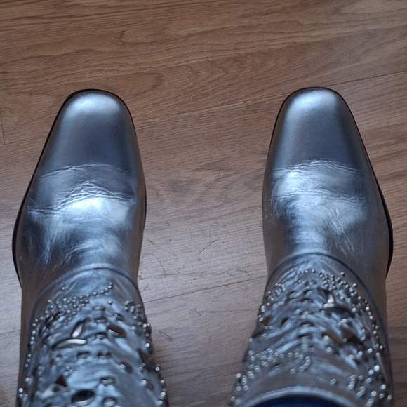 Fantasy Collection Vintage Silver Studded Boots 8.5 EUC - Picture 7 of 12